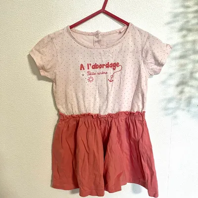 Très jolie robe petite fille manche courte 